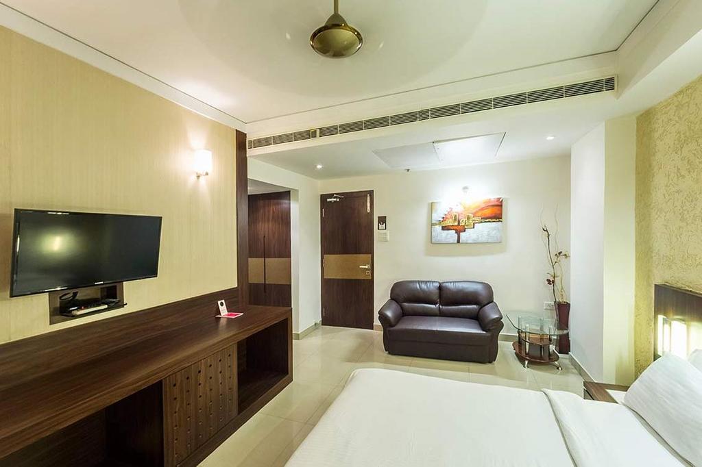 Encore Inn Visakhapatnam Exterior photo